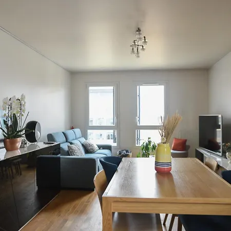 Spacious Nest Of 80 M Crossing And Bright Montreuil (Seine-Saint-Denis)